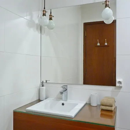 For Travellers Ll * Ponta Delgada