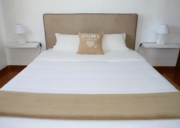 For Travellers Ll * Ponta Delgada